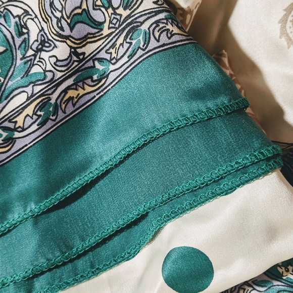 Vintage polkadot scarf, square - Picture 2 of 3